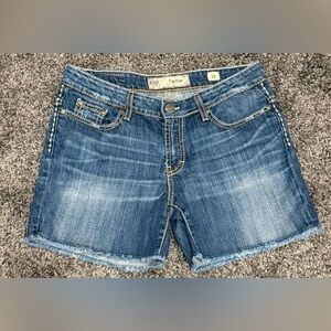 BKE Women's Medium Blue Denim Frayed Hem Shorts